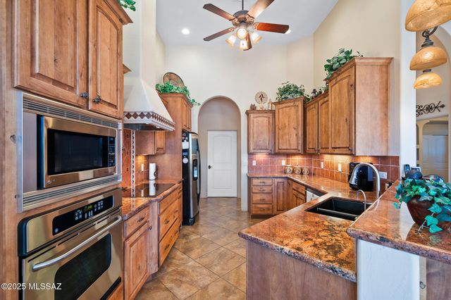 859 S Paseo De La Lira, Green Valley, AZ 85614