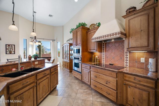 859 S Paseo De La Lira, Green Valley, AZ 85614