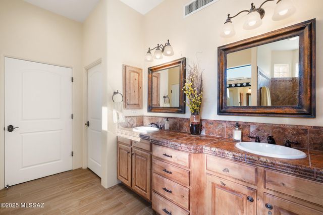 859 S Paseo De La Lira, Green Valley, AZ 85614