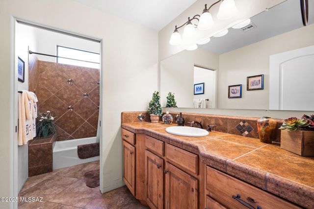 859 S Paseo De La Lira, Green Valley, AZ 85614