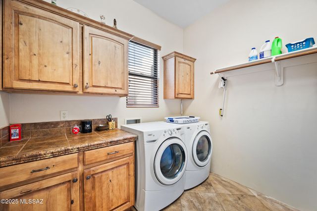 859 S Paseo De La Lira, Green Valley, AZ 85614