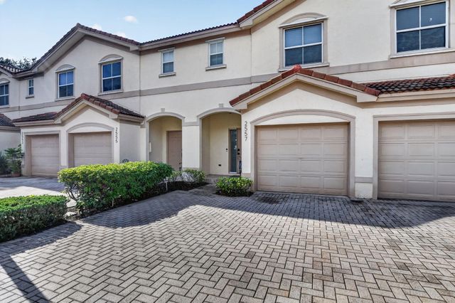 2557 Riverside Drive, Coral Springs, FL 33065