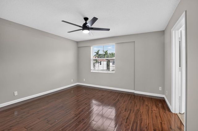2557 Riverside Drive, Coral Springs, FL 33065