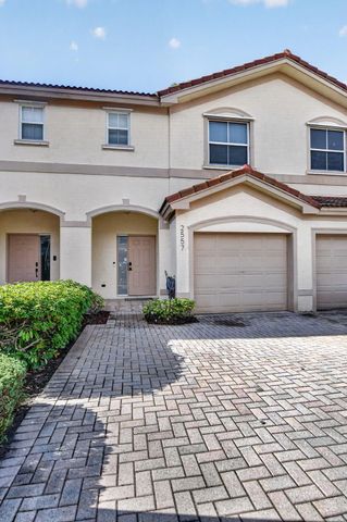 2557 Riverside Drive, Coral Springs, FL 33065