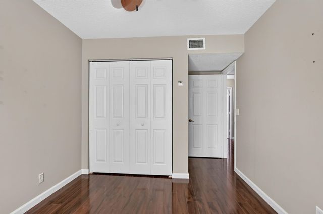 2557 Riverside Drive, Coral Springs, FL 33065