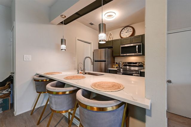 7340 Skillman Street 808, Dallas, TX 75231