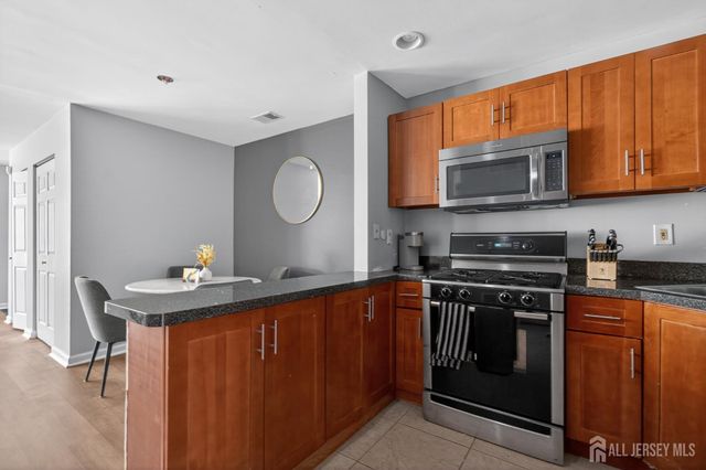 99 Pennsylvania Avenue, North Brunswick, NJ 08902