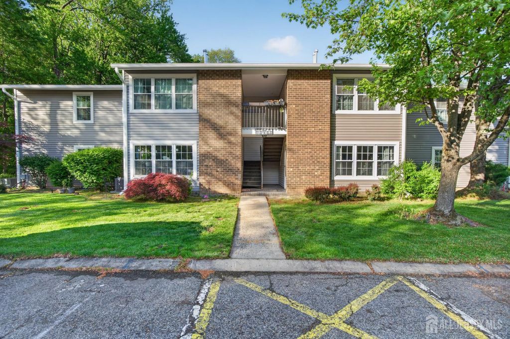 99 Pennsylvania Avenue, North Brunswick, NJ 08902