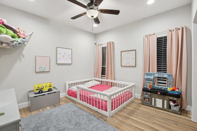 112 Twin Lakes LN, Bastrop, TX 78602