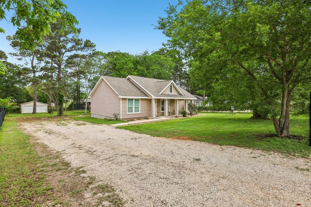 112 Twin Lakes LN, Bastrop, TX 78602