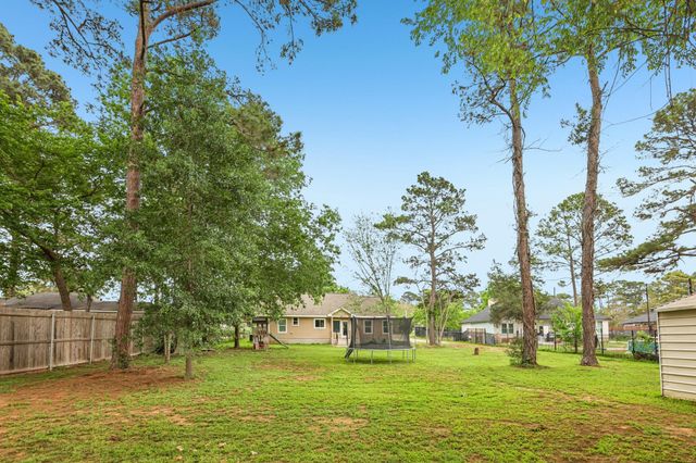 112 Twin Lakes LN, Bastrop, TX 78602