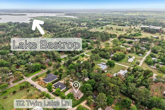 112 Twin Lakes LN, Bastrop, TX 78602