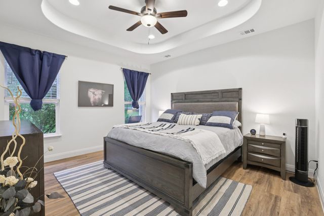 112 Twin Lakes LN, Bastrop, TX 78602
