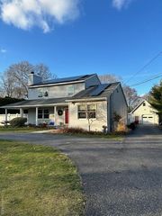 96 W Tiana Road, Hampton Bays, NY 11946
