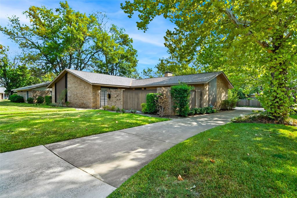 414 Willow Way, Gainesville, TX 76240