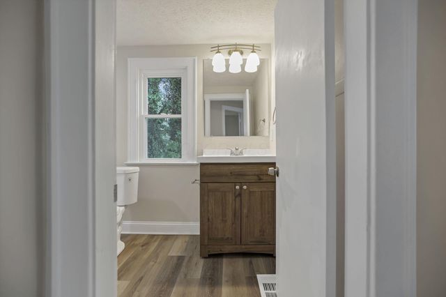 1376 Wilson Avenue, Columbus, OH 43206