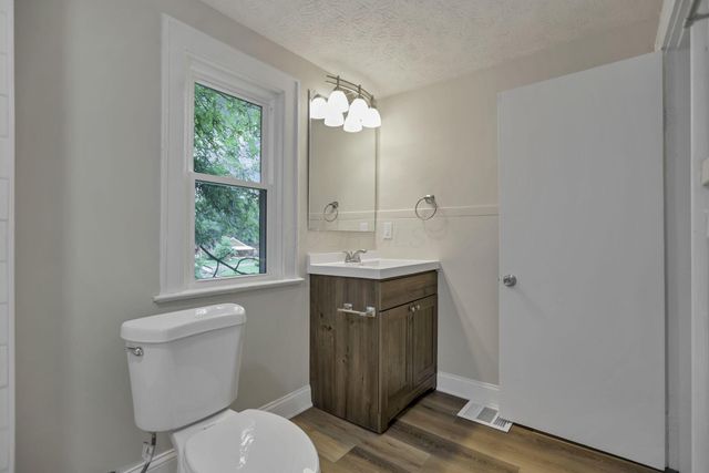 1376 Wilson Avenue, Columbus, OH 43206