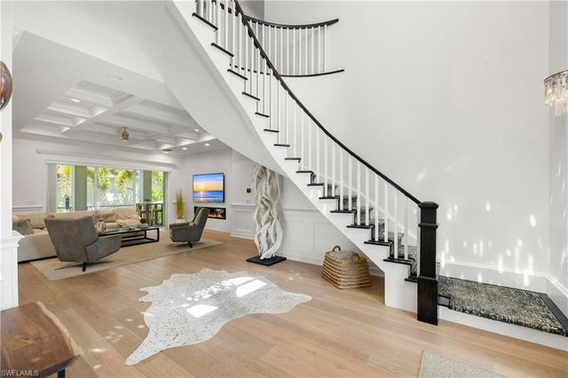 950 8th ST S, Naples, FL 34102