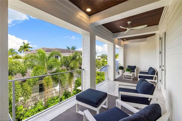 950 8th ST S, Naples, FL 34102