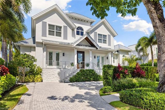 950 8th ST S, Naples, FL 34102