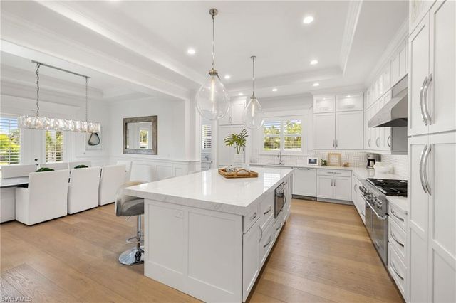 950 8th ST S, Naples, FL 34102
