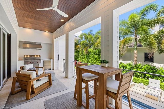 950 8th ST S, Naples, FL 34102