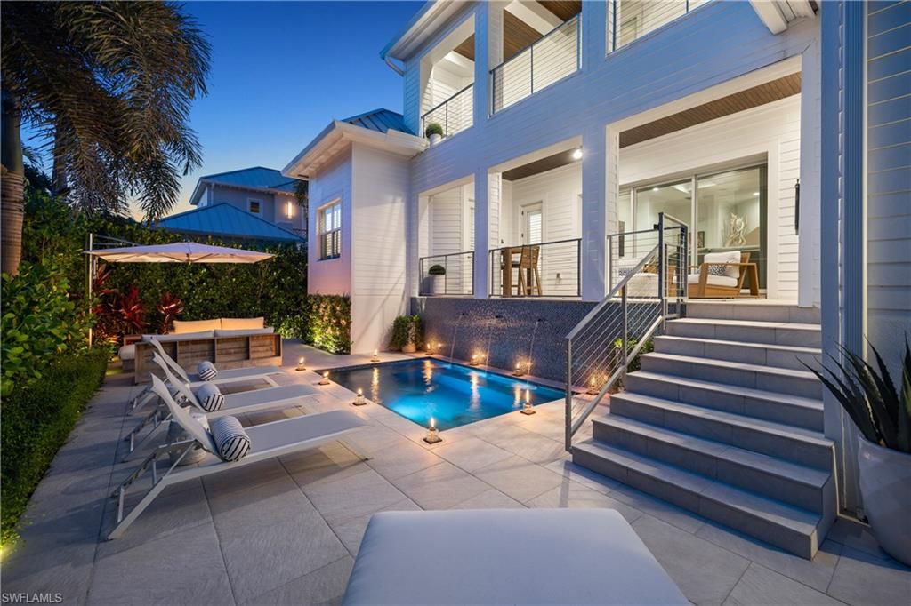 950 8th ST S, Naples, FL 34102