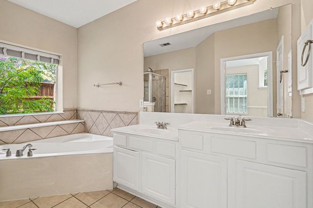 9805 Lacey Lane, Fort Worth, TX 76244