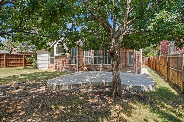 9805 Lacey Lane, Fort Worth, TX 76244