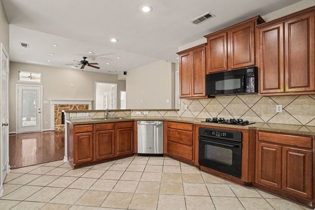9805 Lacey Lane, Fort Worth, TX 76244