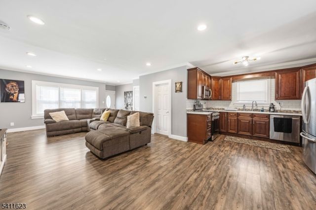 317 Drake Ave, Roselle Boro, NJ 07203