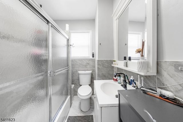 317 Drake Ave, Roselle Boro, NJ 07203