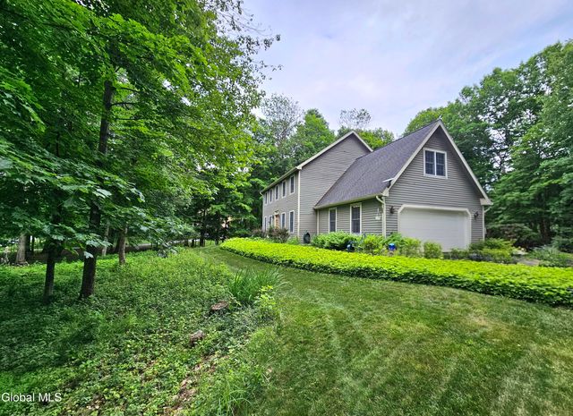 7 Pond Hollow Road, Sand Lake, NY 12018