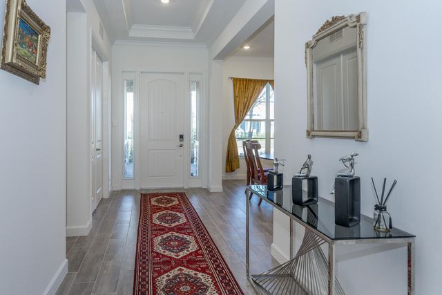 714 Hookline Circle, Loxahatchee, FL 33470