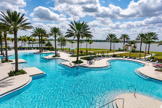 714 Hookline Circle, Loxahatchee, FL 33470