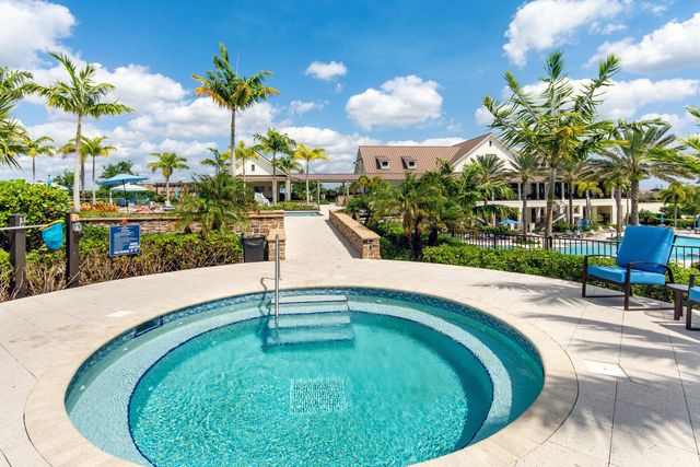 714 Hookline Circle, Loxahatchee, FL 33470