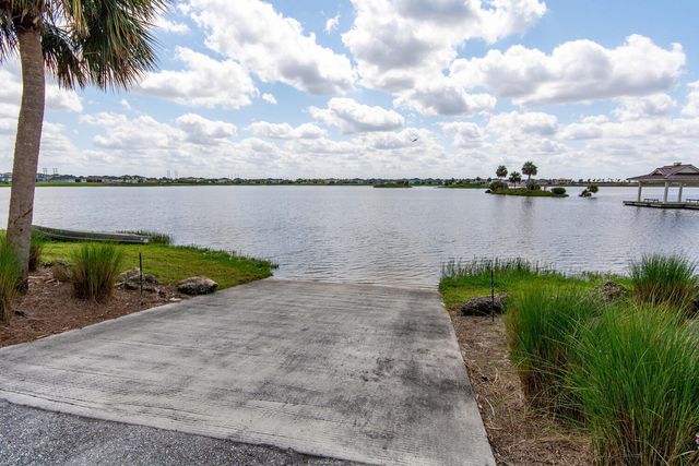 714 Hookline Circle, Loxahatchee, FL 33470