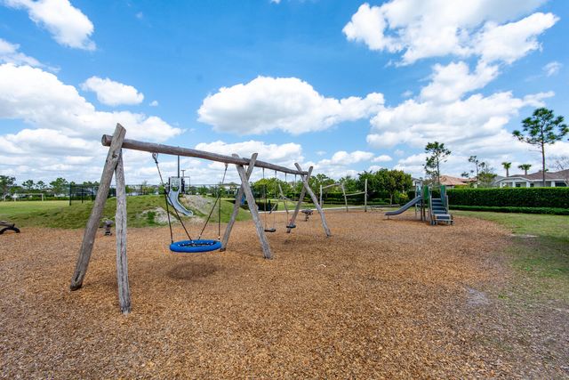 714 Hookline Circle, Loxahatchee, FL 33470