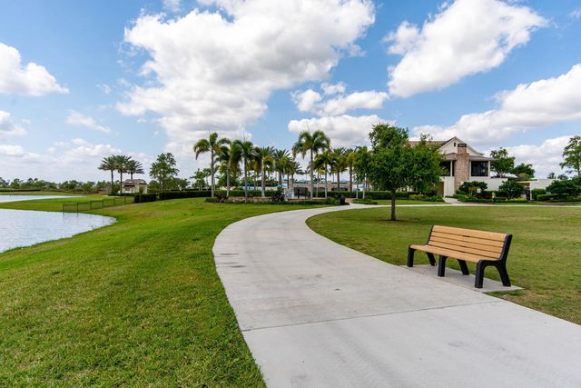 714 Hookline Circle, Loxahatchee, FL 33470
