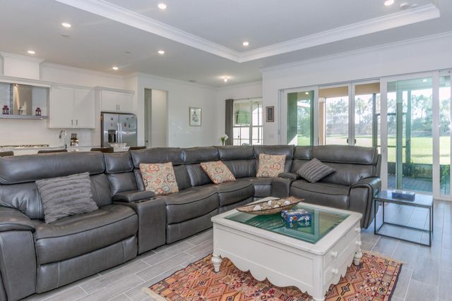 714 Hookline Circle, Loxahatchee, FL 33470