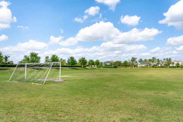 714 Hookline Circle, Loxahatchee, FL 33470