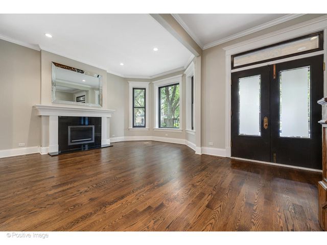 1252 W Carmen Avenue, Chicago, IL 60640