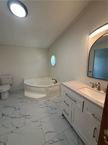 3467 Douthett Dr, Shenango, PA 16134