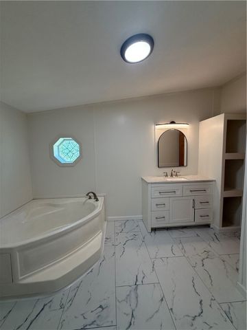 3467 Douthett Dr, Shenango, PA 16134