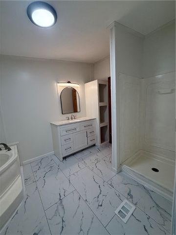 3467 Douthett Dr, Shenango, PA 16134