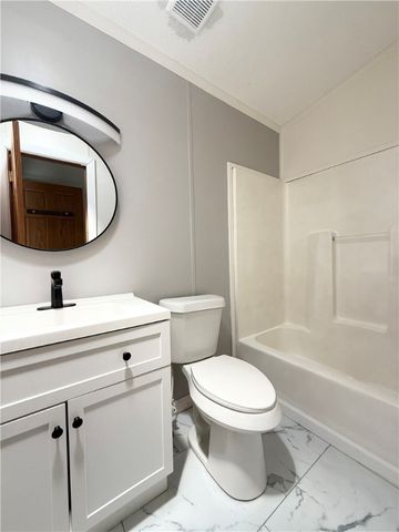 3467 Douthett Dr, Shenango, PA 16134