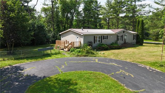 3467 Douthett Dr, Shenango, PA 16134