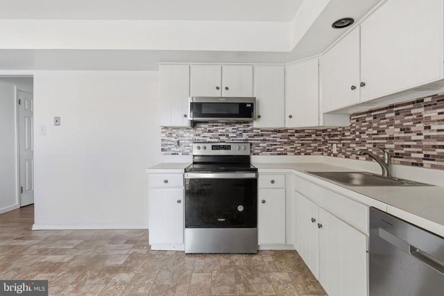 121 BRAITHWAITE LN, Quakertown, PA 18951