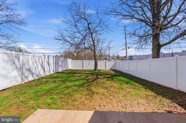 121 BRAITHWAITE LN, Quakertown, PA 18951