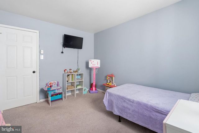 121 BRAITHWAITE LN, Quakertown, PA 18951